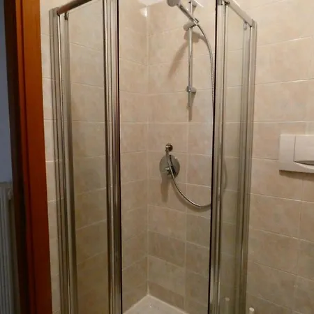 Guest house Nido Stazione 2*